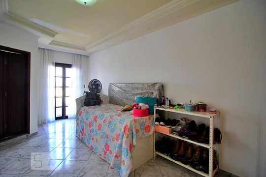 Suíte 2 de casa à venda com 3 quartos, 394m² em Vila Helena, Santo André