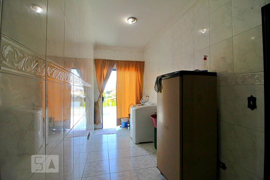 Área de Serviço de casa à venda com 3 quartos, 394m² em Vila Helena, Santo André