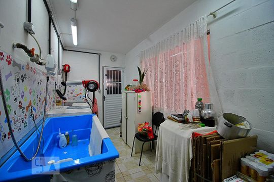 Quarto de Serviço de casa à venda com 3 quartos, 394m² em Vila Helena, Santo André
