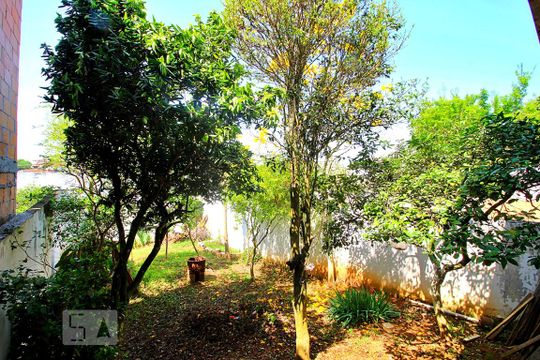 Jardim de casa à venda com 3 quartos, 394m² em Vila Helena, Santo André