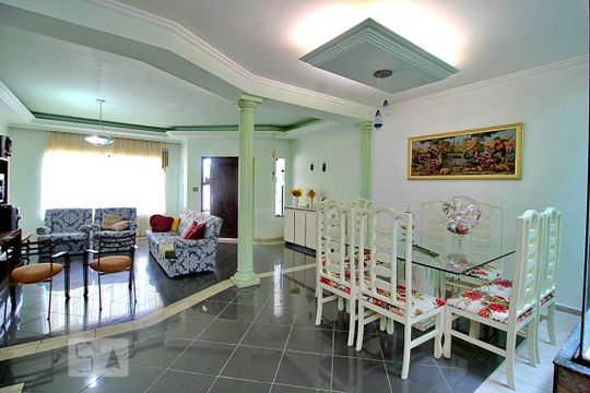 Sala de casa à venda com 3 quartos, 394m² em Vila Helena, Santo André