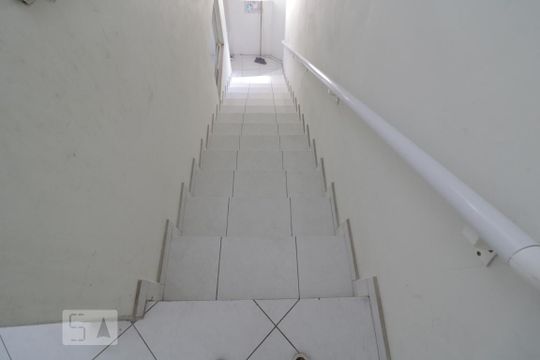 Escada de acesso a Area de Serviço de casa à venda com 4 quartos, 150m² em Vila Nova Manchester, São Paulo