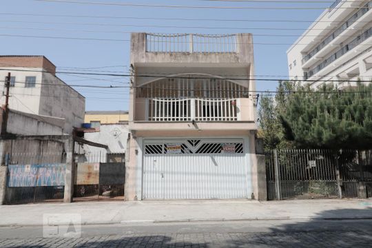 Fachada de casa à venda com 4 quartos, 150m² em Vila Nova Manchester, São Paulo