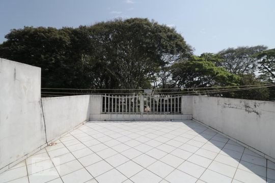 Quintal  de casa à venda com 4 quartos, 150m² em Vila Nova Manchester, São Paulo