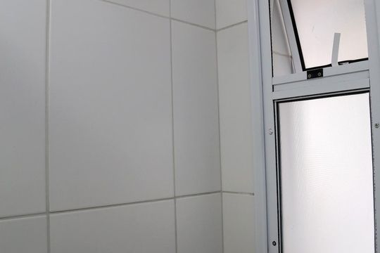 Banheiro Social de apartamento para alugar com 3 quartos, 65m² em Jardim Caboré, São Paulo