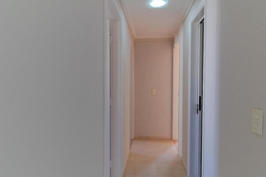 Corredor de apartamento à venda com 3 quartos, 180m² em Chácara Primavera, Campinas