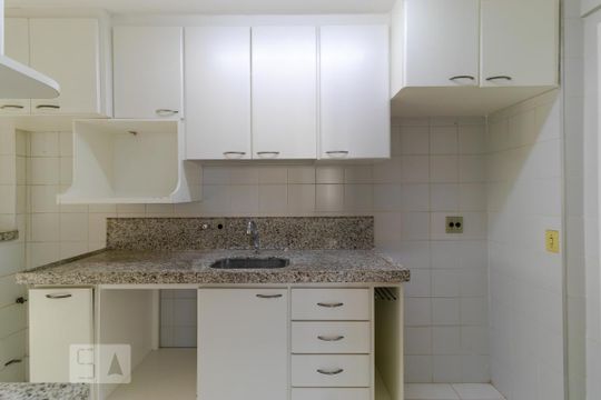 Cozinha de apartamento à venda com 3 quartos, 180m² em Chácara Primavera, Campinas