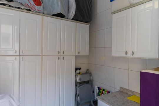 Quarto de Serviço de casa à venda com 3 quartos, 203m² em Jardim de Lorenzo, São Paulo