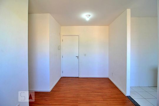 Sala de apartamento para alugar com 2 quartos, 46m² em Jardim Utinga, Santo André