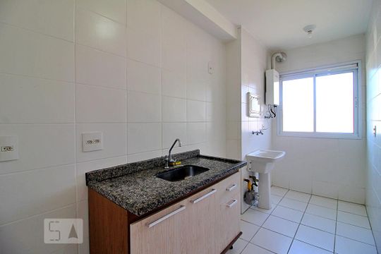 Cozinha de apartamento para alugar com 2 quartos, 46m² em Jardim Utinga, Santo André