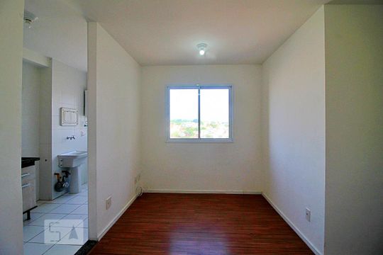 Sala de apartamento para alugar com 2 quartos, 46m² em Jardim Utinga, Santo André