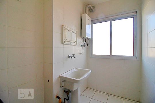 Área de Serviço de apartamento para alugar com 2 quartos, 46m² em Jardim Utinga, Santo André