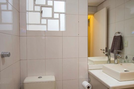 Banheiro 1 de apartamento à venda com 2 quartos, 86m² em Mont Serrat, Porto Alegre