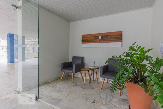 Hall de Entrada de apartamento para alugar com 3 quartos, 144m² em Pituba, Salvador