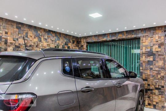 Garagem de casa à venda com 2 quartos, 240m² em Vila Pires, Santo André