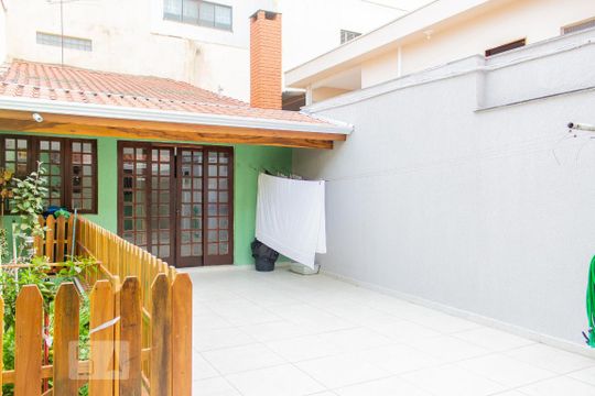 Quintal de casa à venda com 2 quartos, 240m² em Vila Pires, Santo André