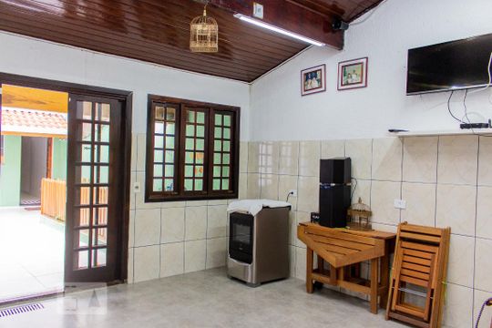 Área de Serviço de casa à venda com 2 quartos, 240m² em Vila Pires, Santo André