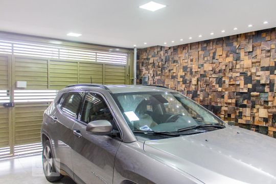 Garagem de casa à venda com 2 quartos, 240m² em Vila Pires, Santo André