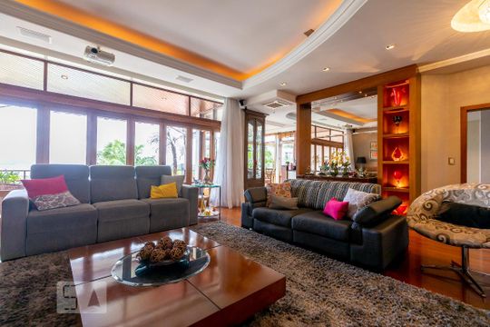 Sala de casa à venda com 4 quartos, 450m² em Jardim Isabel, Porto Alegre