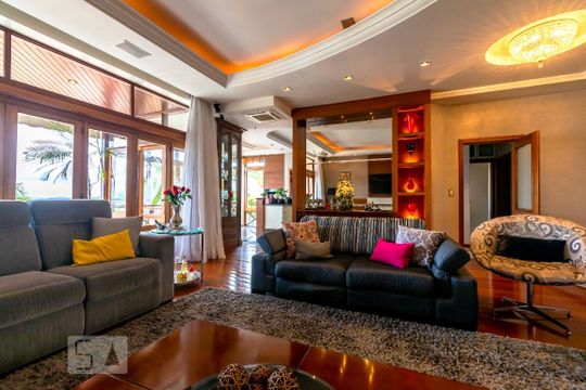 Sala de casa à venda com 4 quartos, 450m² em Jardim Isabel, Porto Alegre
