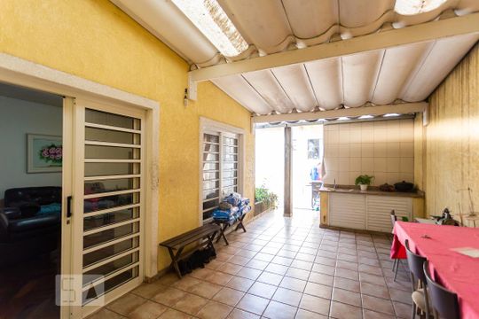 Quintal de casa à venda com 4 quartos, 510m² em Jardim das Flores, Osasco