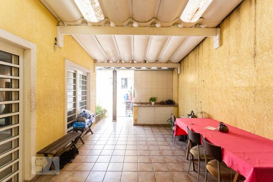 Quintal de casa à venda com 4 quartos, 510m² em Jardim das Flores, Osasco