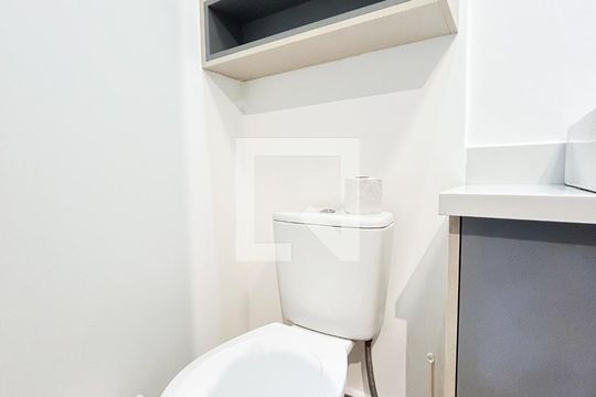 Banheiro de apartamento à venda com 1 quarto, 22m² em Jardim das Acácias, São Paulo