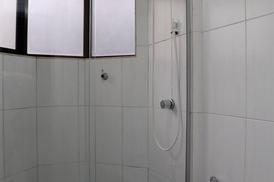 Banheiro de kitnet/studio à venda com 1 quarto, 35m² em Vila Suzana, São Paulo