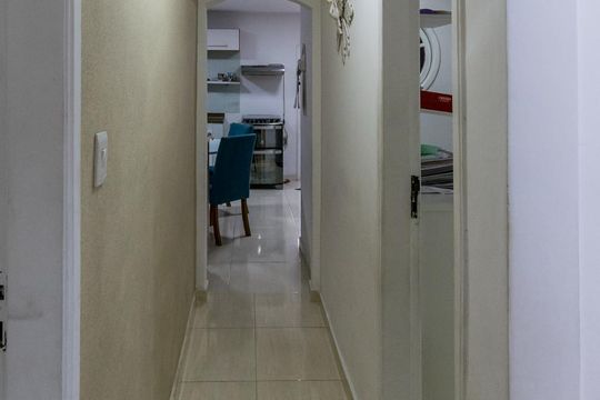 Corredor de casa de condomínio à venda com 6 quartos, 650m² em Irajá, Rio de Janeiro