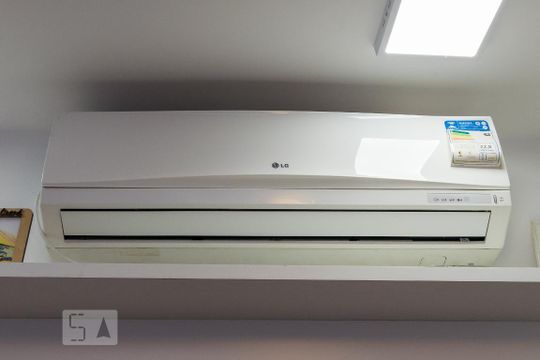 Suíte 2 (2º andar)- Ar split de casa de condomínio à venda com 6 quartos, 650m² em Irajá, Rio de Janeiro