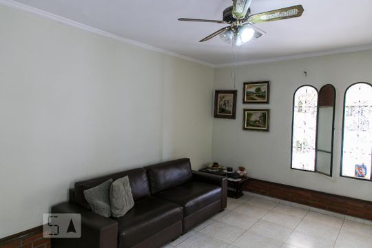 Casa à venda com 3 quartos, 200m² em Jardim Guanca, São Paulo