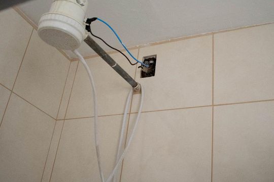 Banheiro de apartamento à venda com 1 quarto, 39m² em Santa Tereza, Porto Alegre