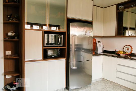 Cozinha de casa à venda com 5 quartos, 400m² em Jardim Santa Helena, São Paulo