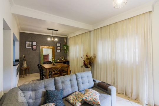 Sala de casa à venda com 2 quartos, 117m² em Parque Peruche, São Paulo