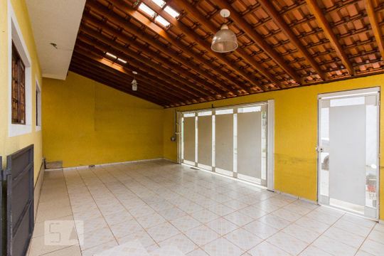 Garagem de casa à venda com 2 quartos, 117m² em Parque Peruche, São Paulo