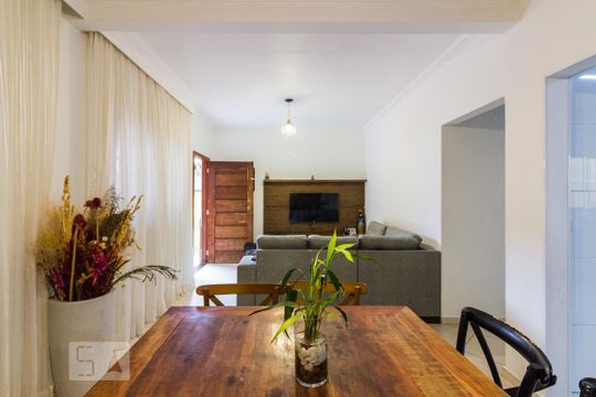 Casa à venda com 2 quartos, 117m² em Parque Peruche, São Paulo