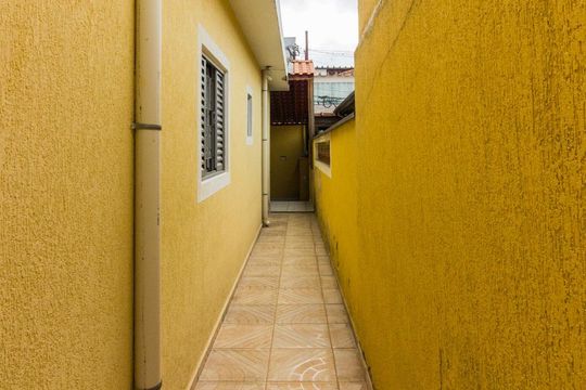 Corredor Lateral de casa à venda com 2 quartos, 117m² em Parque Peruche, São Paulo