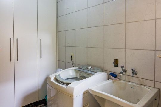 Área de Serviço de casa à venda com 2 quartos, 117m² em Parque Peruche, São Paulo