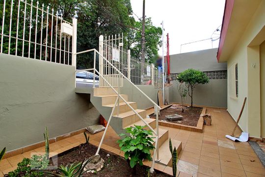 Quintal de casa à venda com 3 quartos, 200m² em Vila Francisco Matarazzo, Santo André