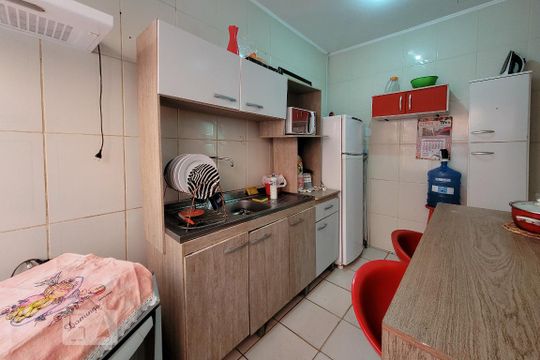 Cozinha de casa para alugar com 3 quartos, 197m² em Teresópolis, Porto Alegre