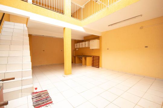 Quintal com churrasqueira de casa à venda com 3 quartos, 250m² em Vila Osasco, Osasco