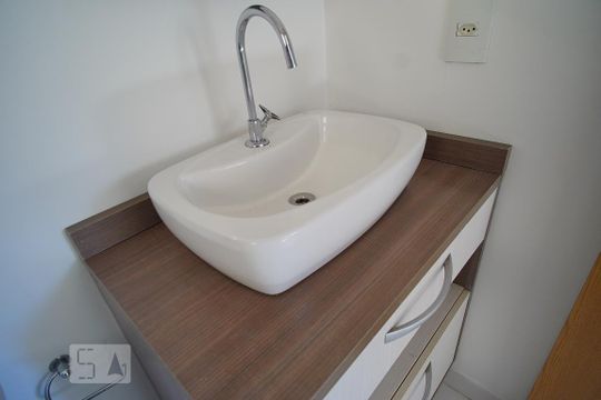 Suite - Banheiro de apartamento à venda com 3 quartos, 68m² em Jardim Carvalho, Porto Alegre
