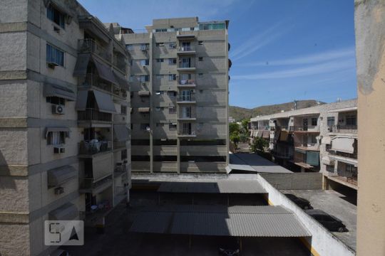 Vista da sala de apartamento para alugar com 2 quartos, 68m² em Irajá, Rio de Janeiro
