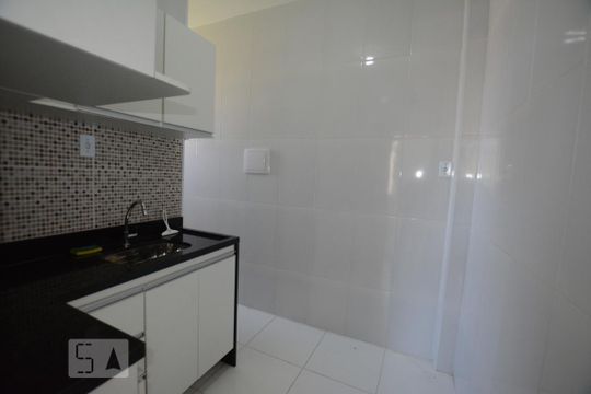 Cozinha de apartamento para alugar com 2 quartos, 68m² em Irajá, Rio de Janeiro