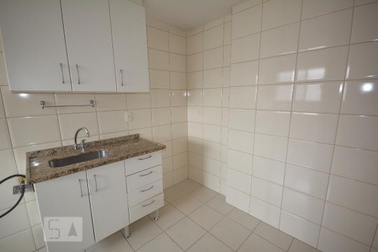 Cozinha de apartamento para alugar com 2 quartos, 68m² em Botafogo, Rio de Janeiro