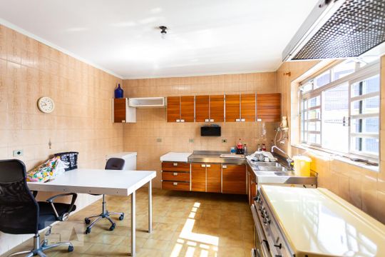 Cozinha de casa à venda com 4 quartos, 300m² em Cipava, Osasco