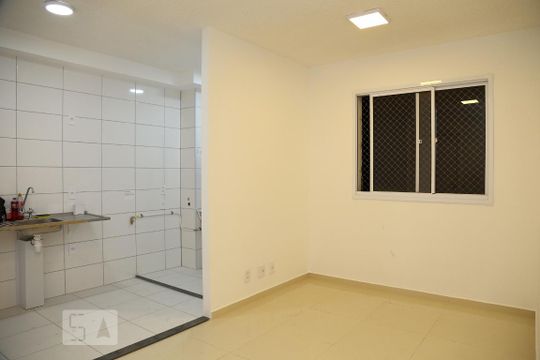 Sala de apartamento para alugar com 2 quartos, 42m² em Parque Reboucas, São Paulo