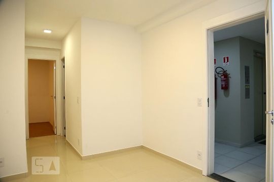Sala de apartamento para alugar com 2 quartos, 42m² em Parque Reboucas, São Paulo
