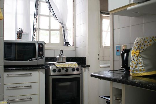 Cozinha de apartamento à venda com 2 quartos, 70m² em Tristeza, Porto Alegre