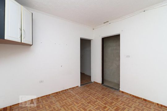 Cozinha de casa à venda com 2 quartos, 170m² em Km 18, Osasco